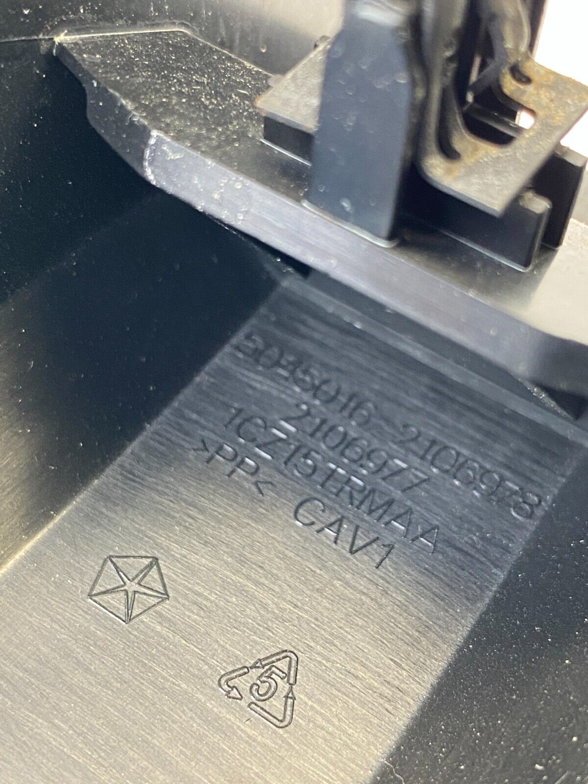 10-20 Dodge Journey Front Left Driver Seat Track Rail Trim Cap Cover 1CZ15TRMAA