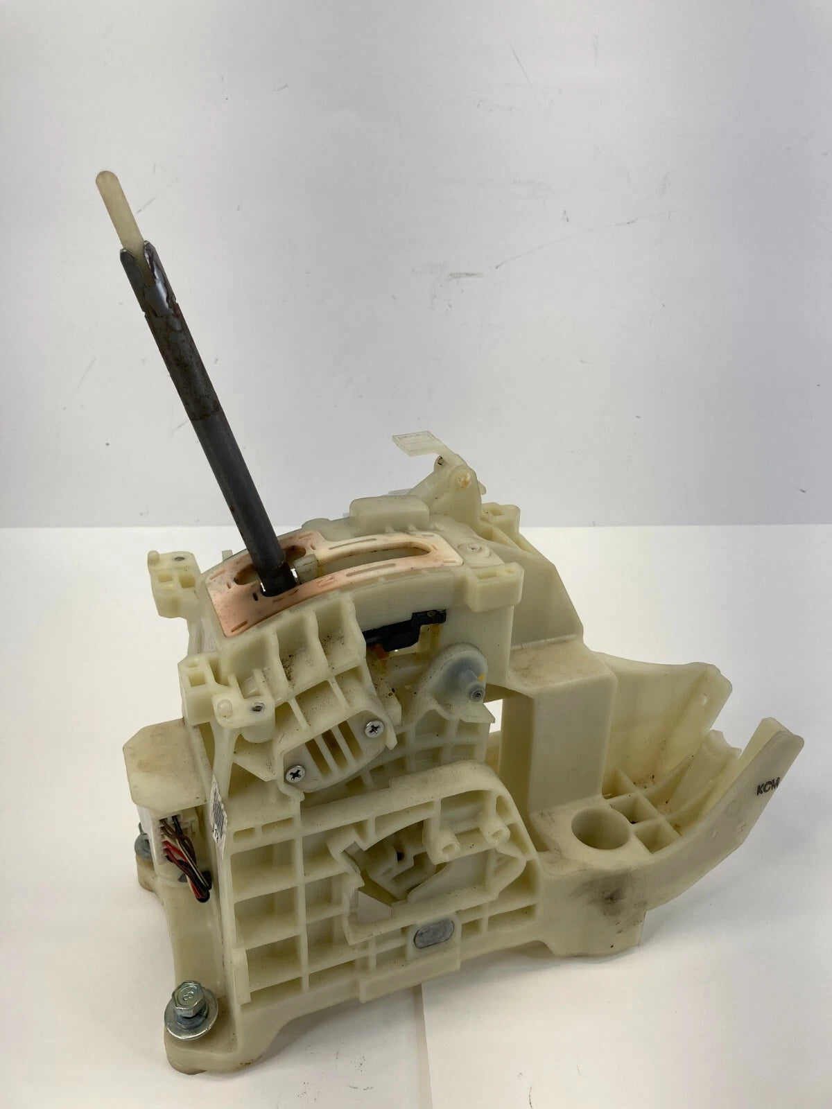 2014-2016 KIA SOUL 2.0L L4 A/T GEAR SHIFTER SHIFT LEVER SELECTOR ASSEMBLY OEM