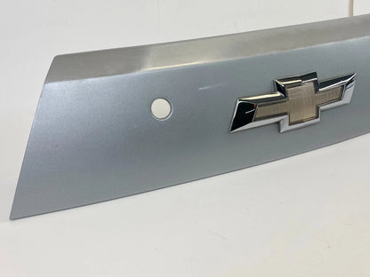 14 15 CHEVROLET SPAR REAR LIFTGATE LICENSE MOLDING W/ HANDLE & LAMP 95956287 OEM