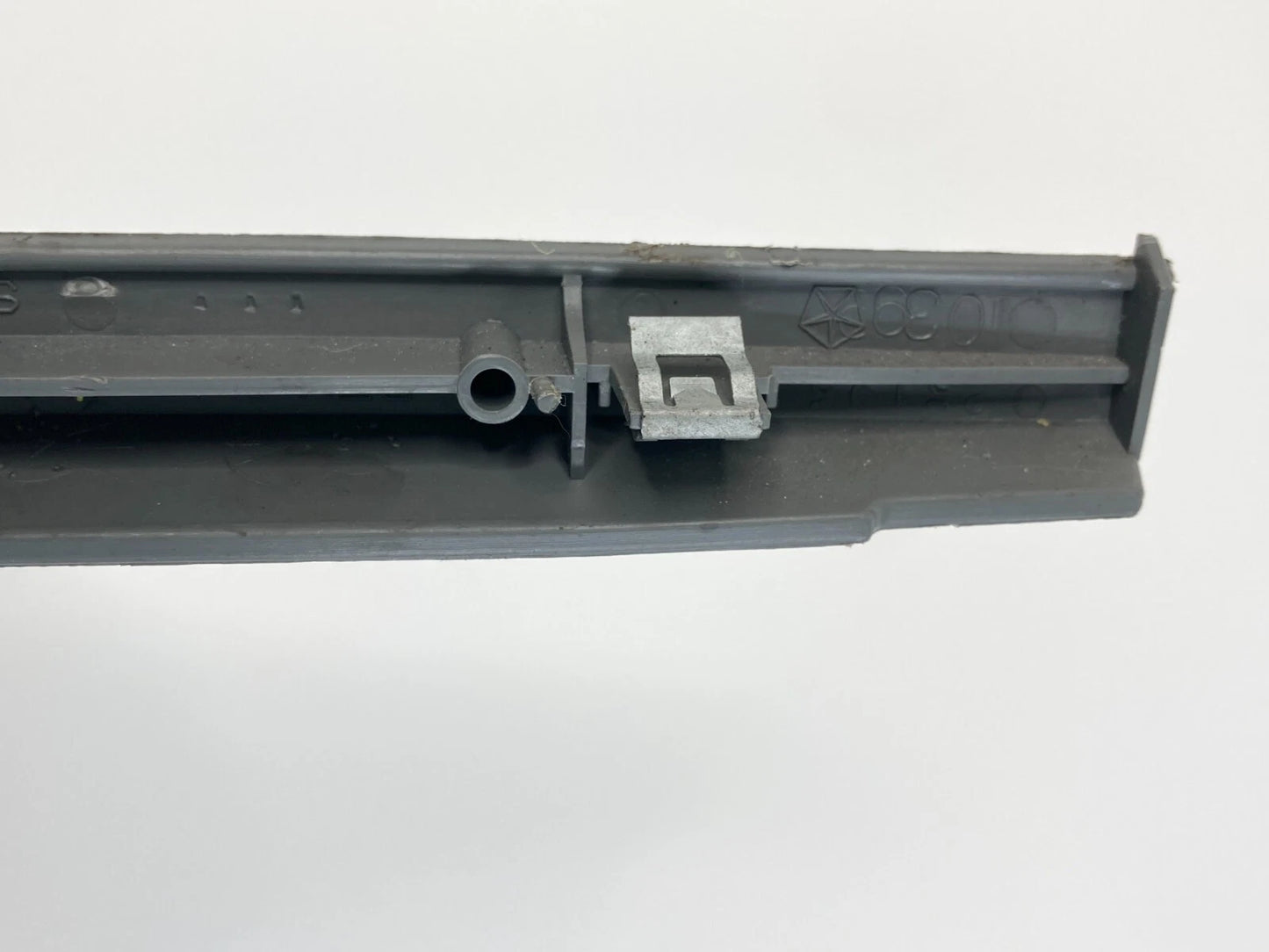 2001-2007 CHRYSLER TOWN & COUNTRY LOWER DASH TRIM COVER INSERT SH20TRMAA OEM