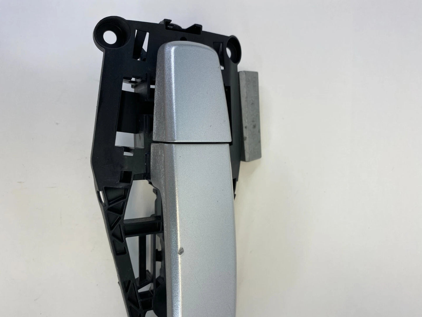 2011 BUICK REGAL REAR RIGHT DOOR HANDLE MECHANISM FRAME BRACKET UNIT OEM FACTORY
