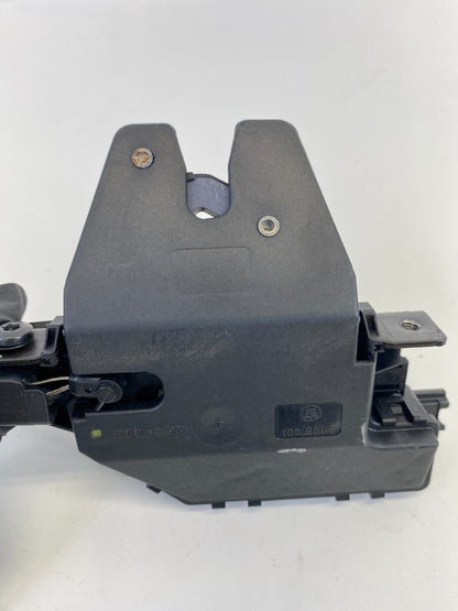 2006 2007 06 07 BMW 530xi Rear Trunk Tailgate Lid Lock Latch Actuator OEM