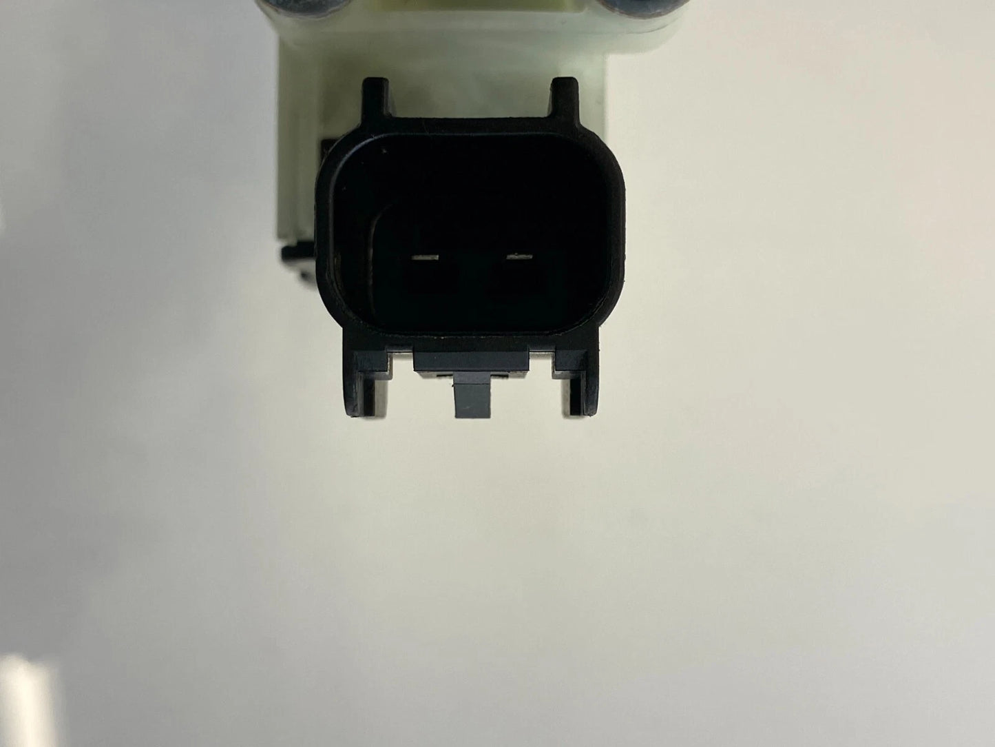 2012-2018 FORD FOCUS REAR LEFT SIDE DOOR WINDOW MOTOR RR LH CM51-A27001AC 2 PINS