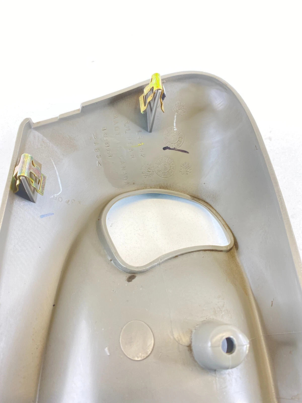 2000-2005 CHEVROLET IMPALA REAR RIGHT INNER DOOR HANDLE BEZEL COVER 10351907 OEM