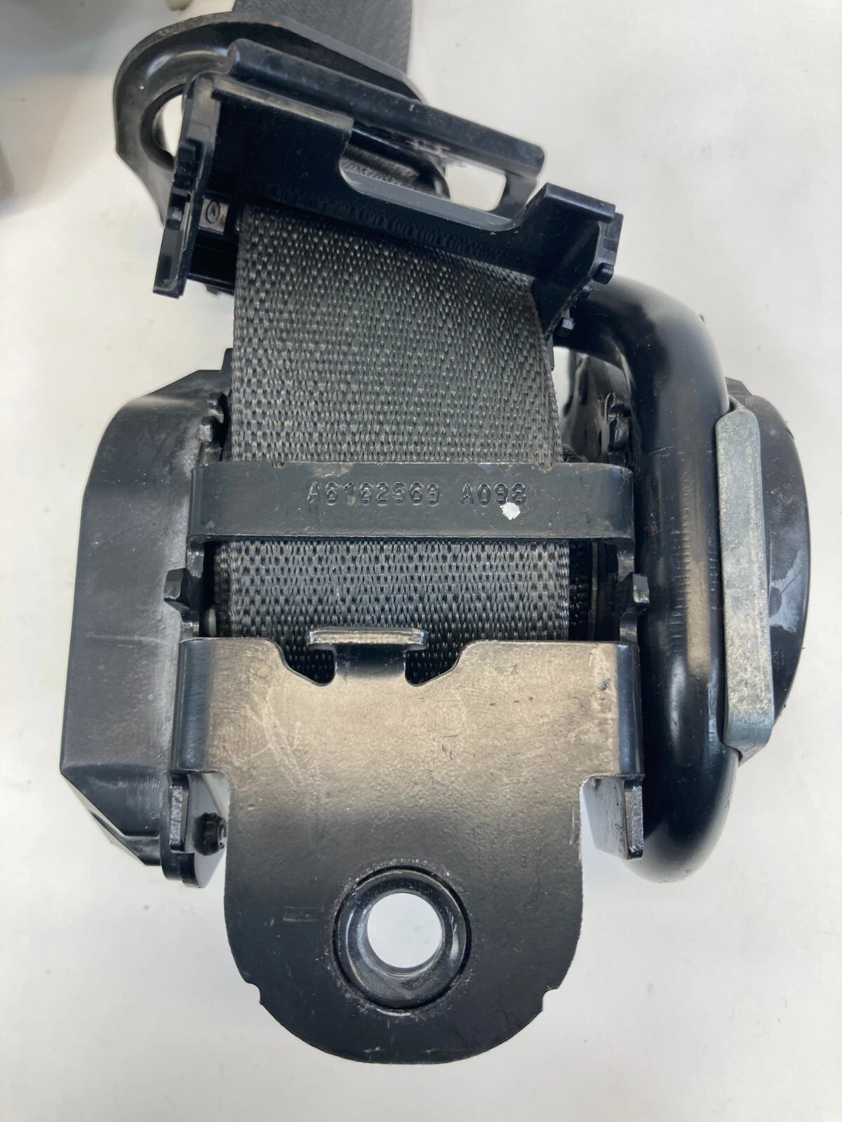 11-16 CHEVROLET CRUZE FRONT RIGHT PASSENGER SEAT BELT RETRACTOR & COVER