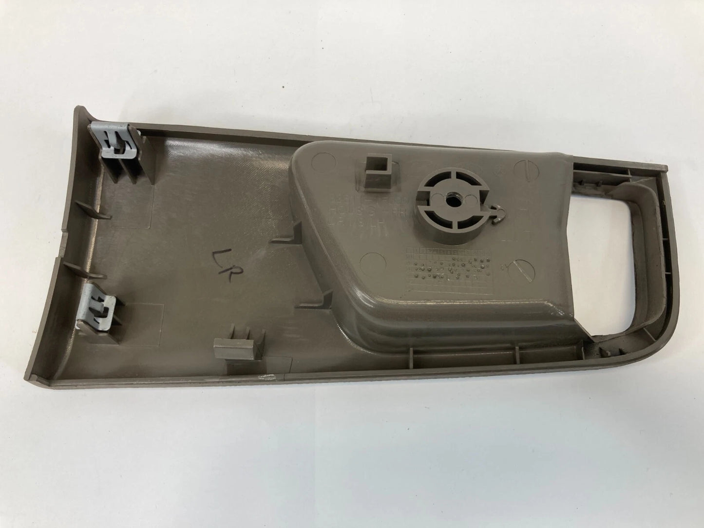 2005-2010 KIA SPORTAGE REAR LEFT INSIDE DOOR HANDLE TRIM BEZEL 83611-1F000 OEM