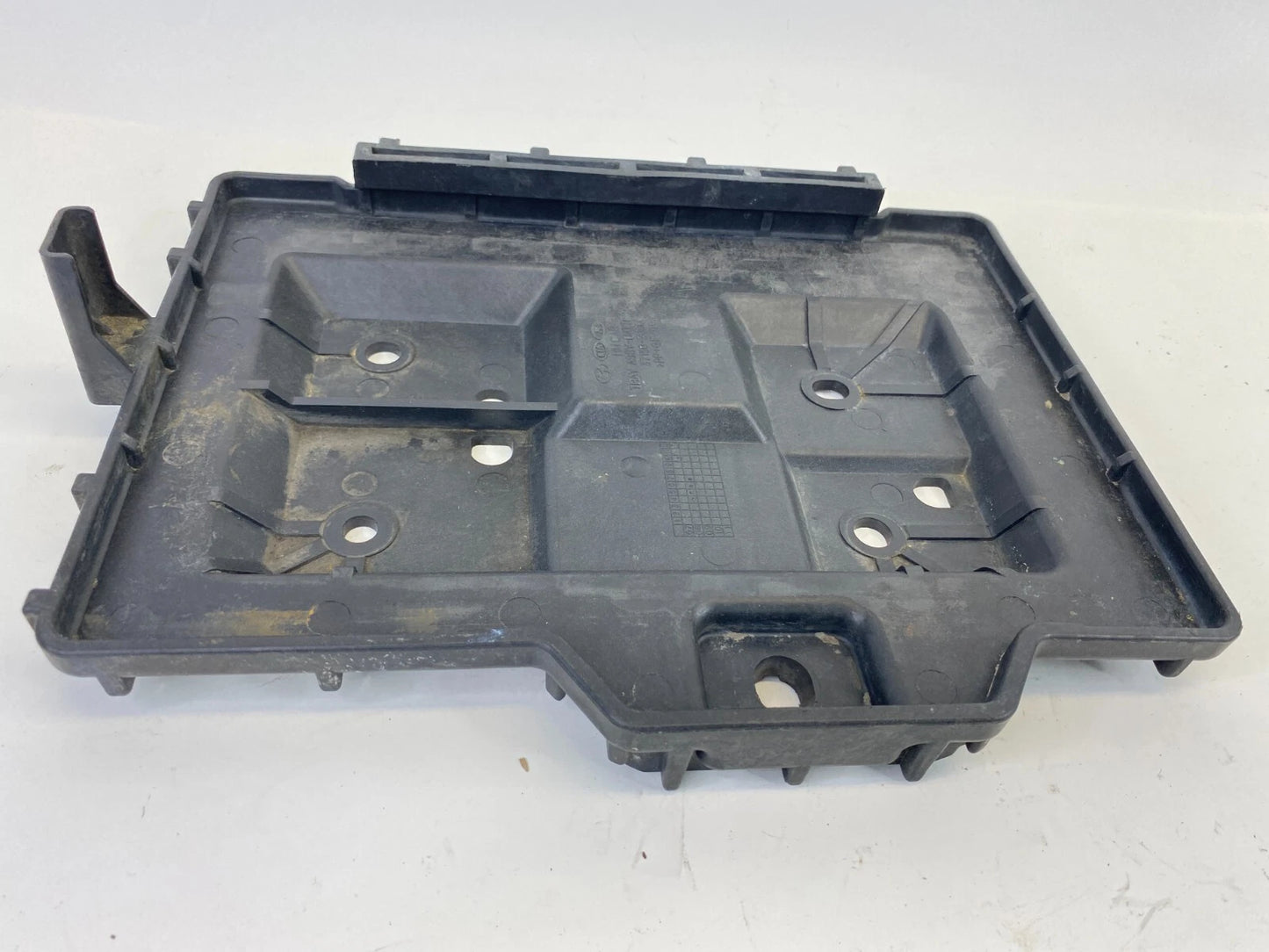 2009-2011 KIA BORREGO 3.8L BATTERY TRAY CARRIER HOLDER BRACKET OEM 37150-2J800