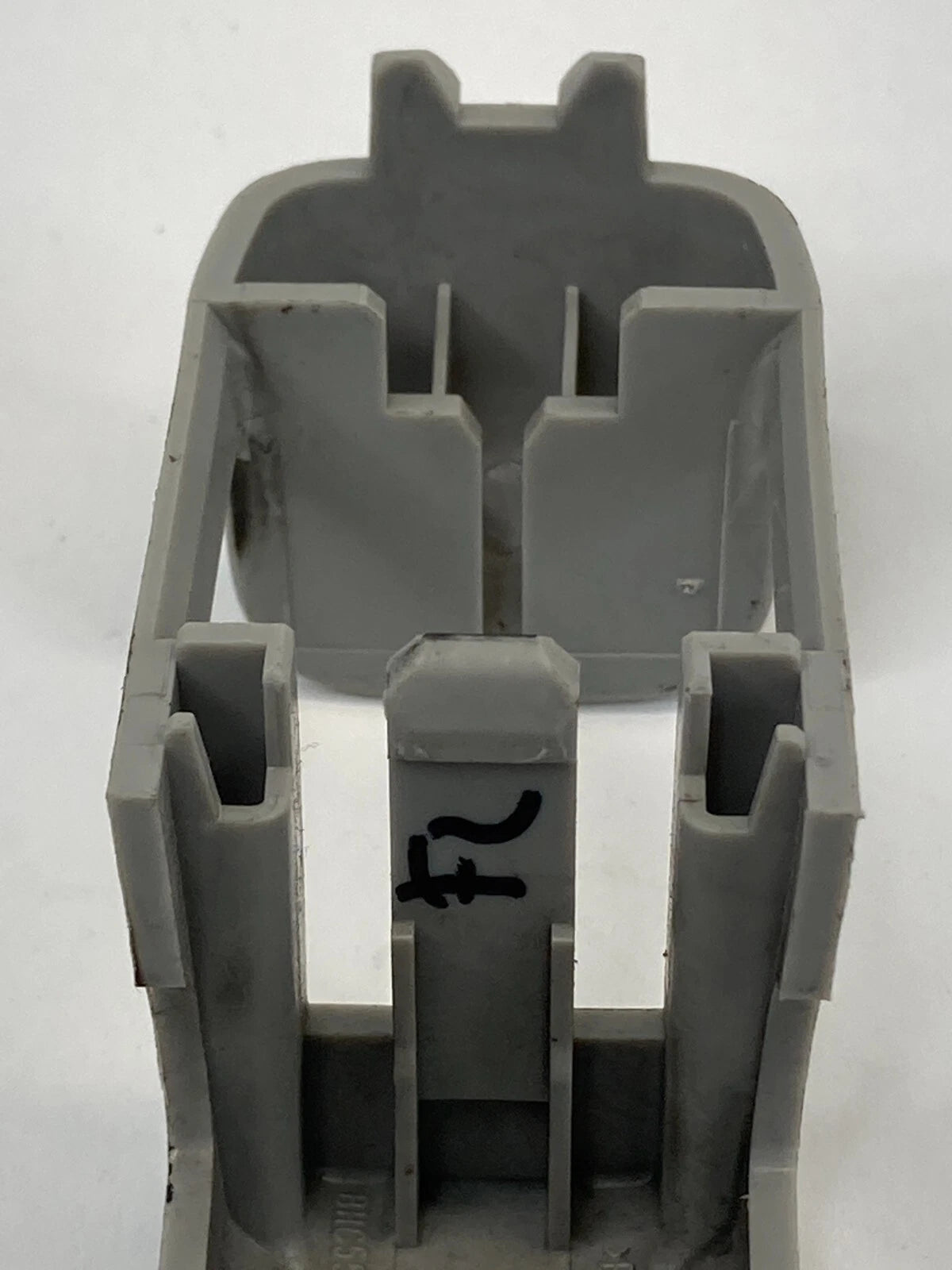 07-13 SUZUKI SX4 HATCHBACK FRONT LEFT SEAT BELT HEIGHT ADJUSTER COVER BHC550117J