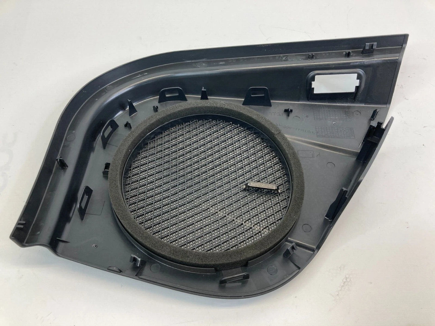 03-09 MERCEDES BENZ E350 FRONT RIGHT SIDE DOOR SPEAKER GRILLE COVER A2117270688