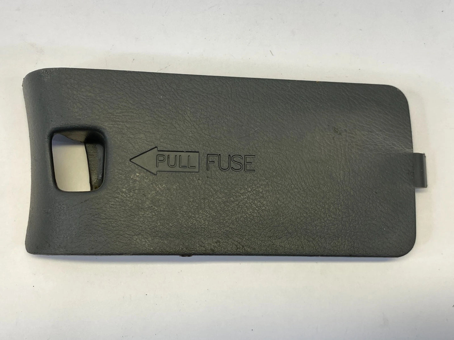 2003-2007 HONDA ACCORD SEDAN FUSE BOX COVER LID BEZEL TRIM 83162-SDA-A000 OEM