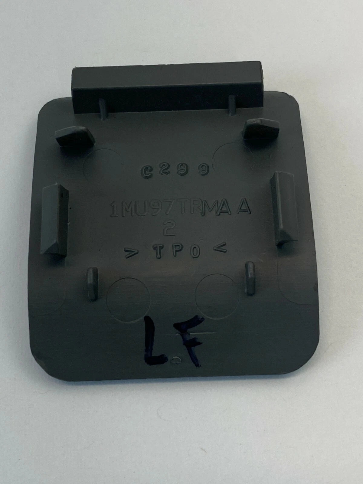 2009 09 CHRYSLER TOWN & COUNTRY PANEL FRONT LEFT COVER TRIM CAP 1MU97TRMAA OEM
