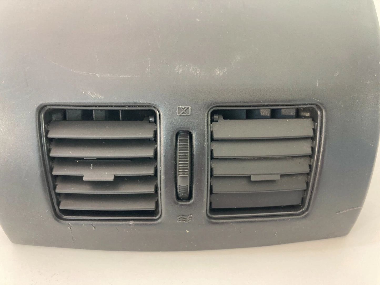2004 2005 2006 2007 2008 CHRYSLER PACIFICA REAR A/C AC AIR VENT TRIM COVER