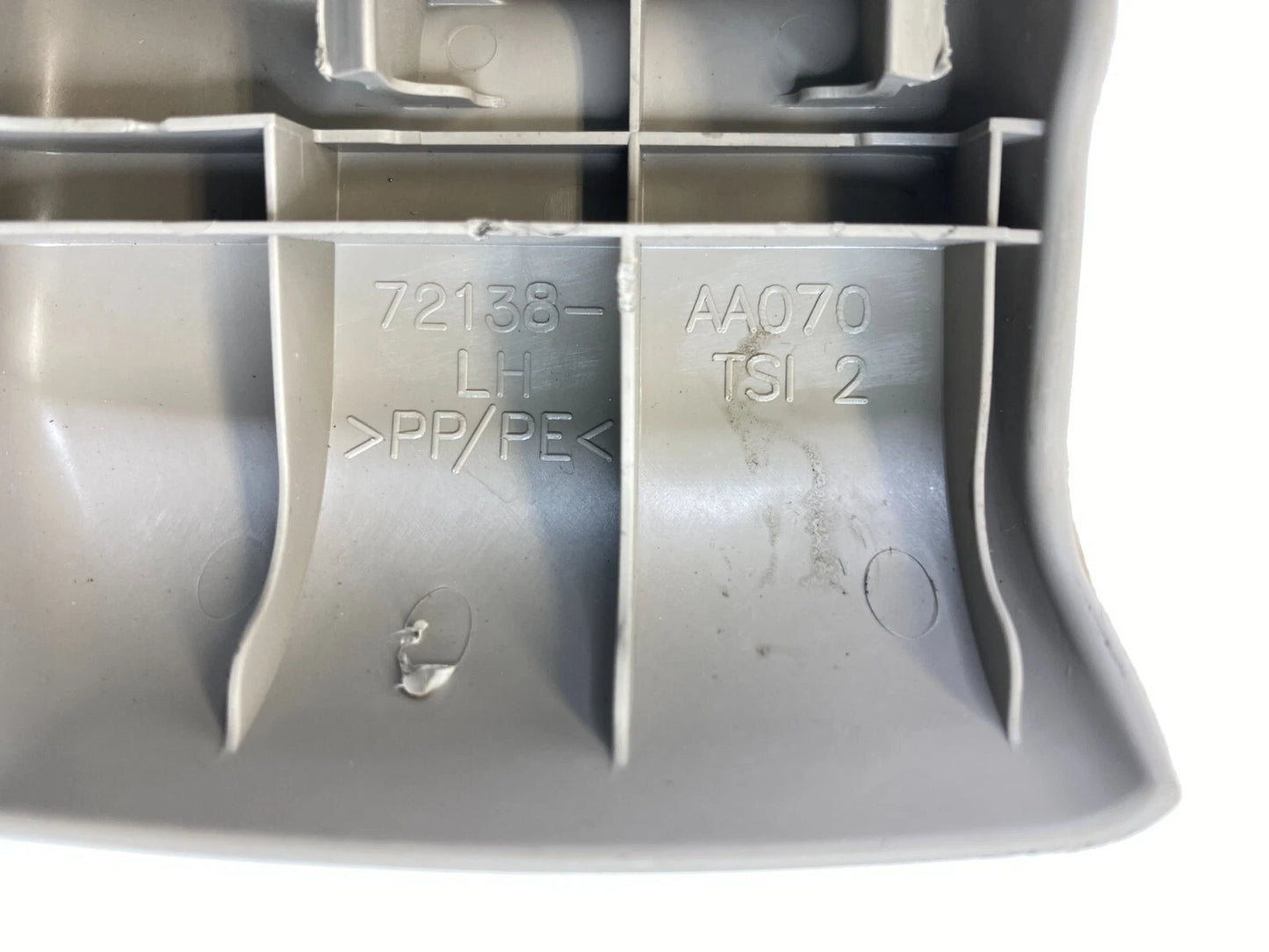 2002-2006 TOYOTA CAMRY LEFT SEAT OUTER TRACK END CAP COVER TRIM 72138-AA070
