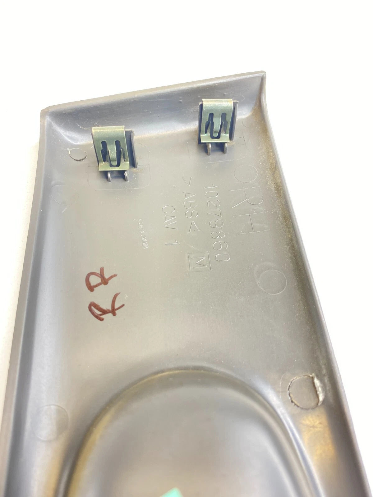 1997-2005 BUICK CENTURY REAR RIGHT INNER DOOR HANDLE BEZEL COVER 10279860