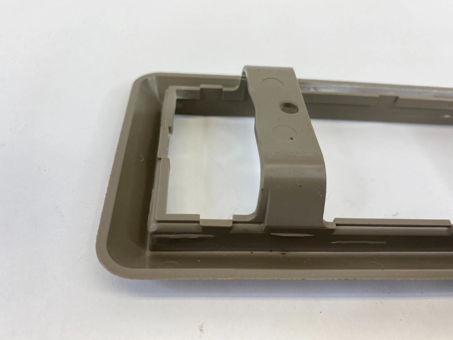 1999 2000 CADILLAC ESCALADE 4-DR INTERIOR ROOF CONTROL COVER BEZEL TRIM 15686975