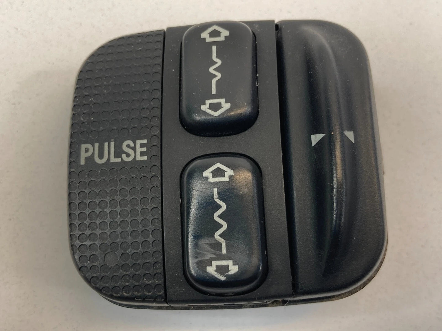 2000-2002 MERCEDES-BENZ S500 S430 FRONT RIGHT SEAT MASSAGE REGULATOR SWITCH OEM