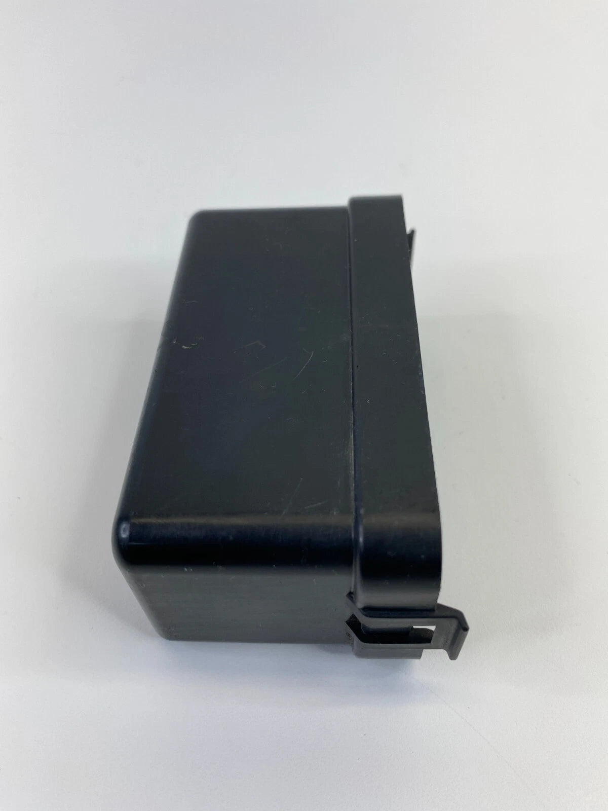 2006-2010 INFINITI M35 ENGINE COMPARTMEN FUSE BOX LID UPPER COVER ASSY OEM
