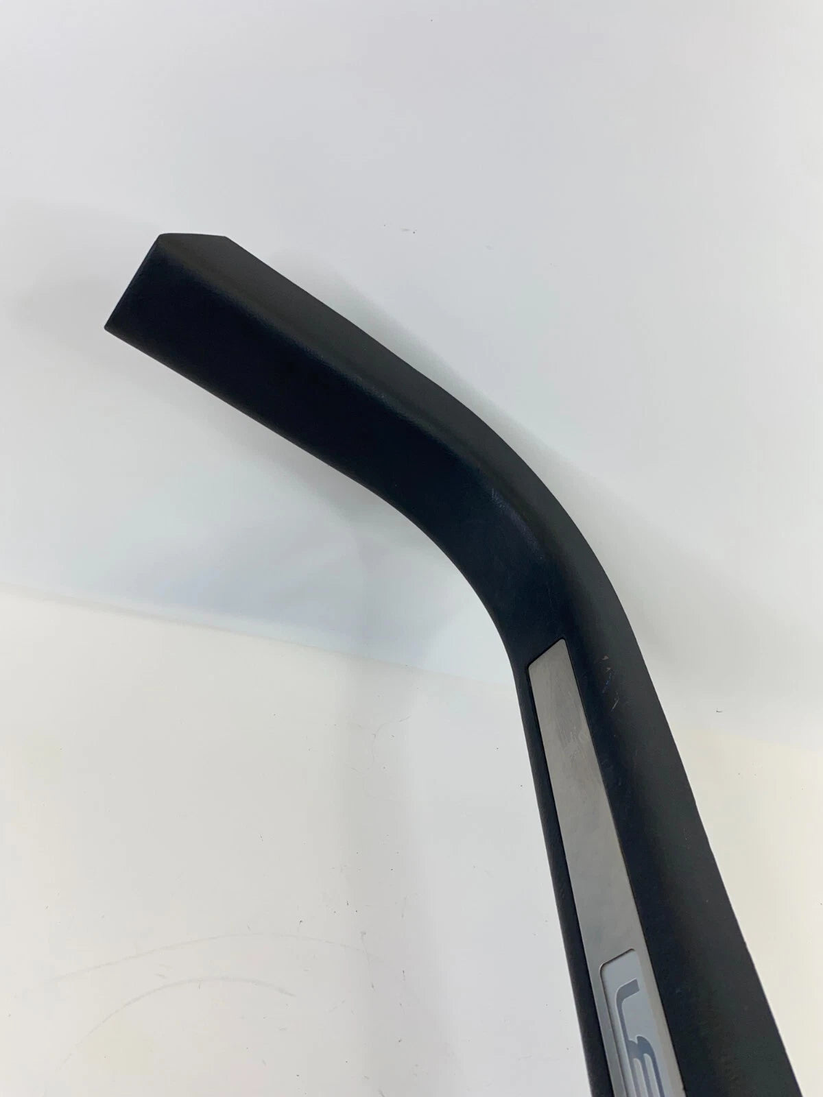 2004-2006 LEXUS RX330 FRONT LEFT DOOR SILL SCUFF PLATE TRIM COVER 679200E010 OEM