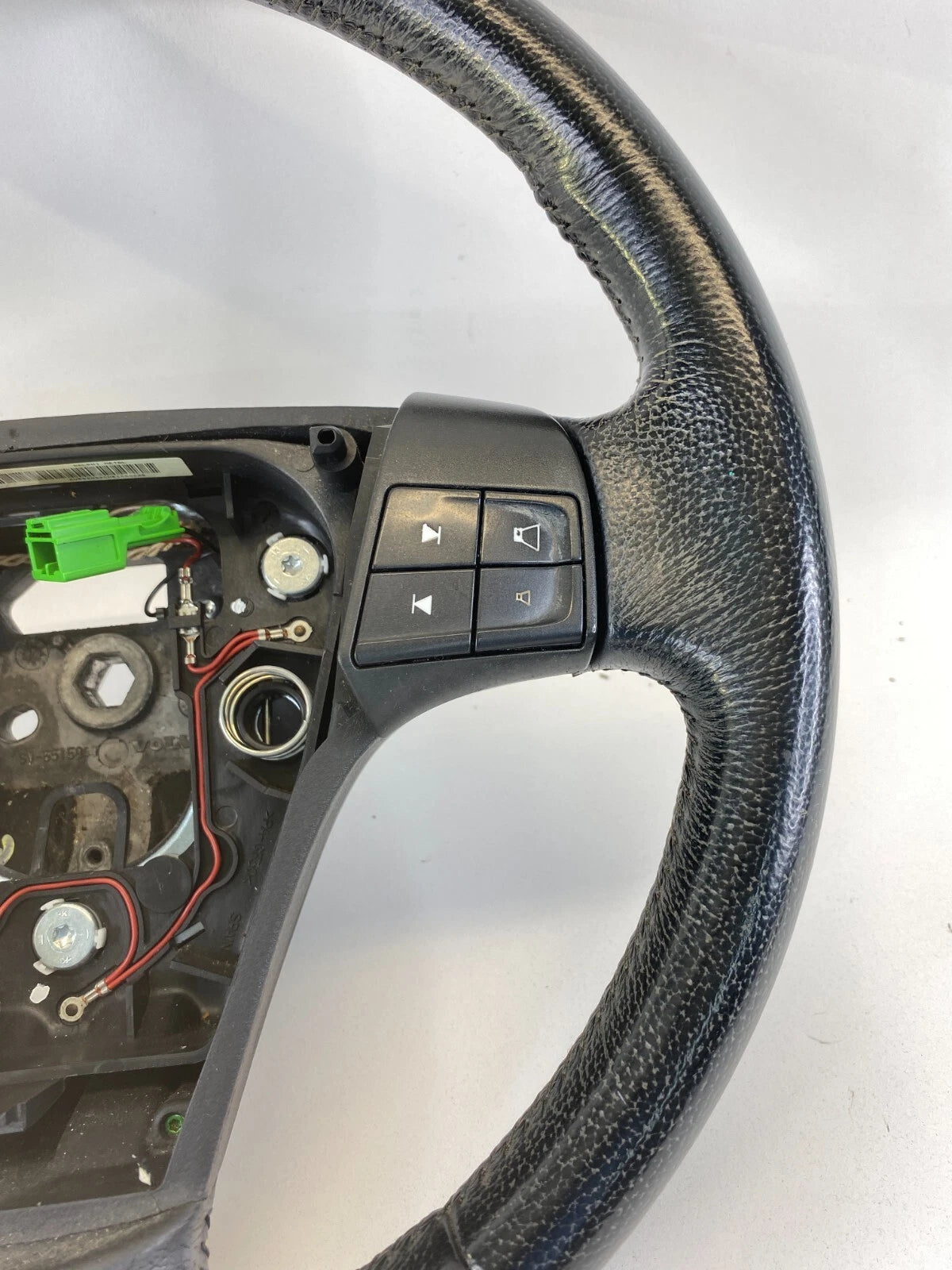 2005-2011 VOLVO S40 STEERING WHEEL BLACK W/ CRUISE & AUDIO CONTROL SWITCH OEM