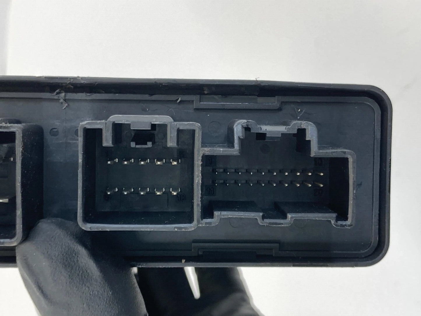 2015 BUICK REGAL THEFT LOCKING KEYLESS ENTRY CONTROL MODULE UNIT 13592235 OEM