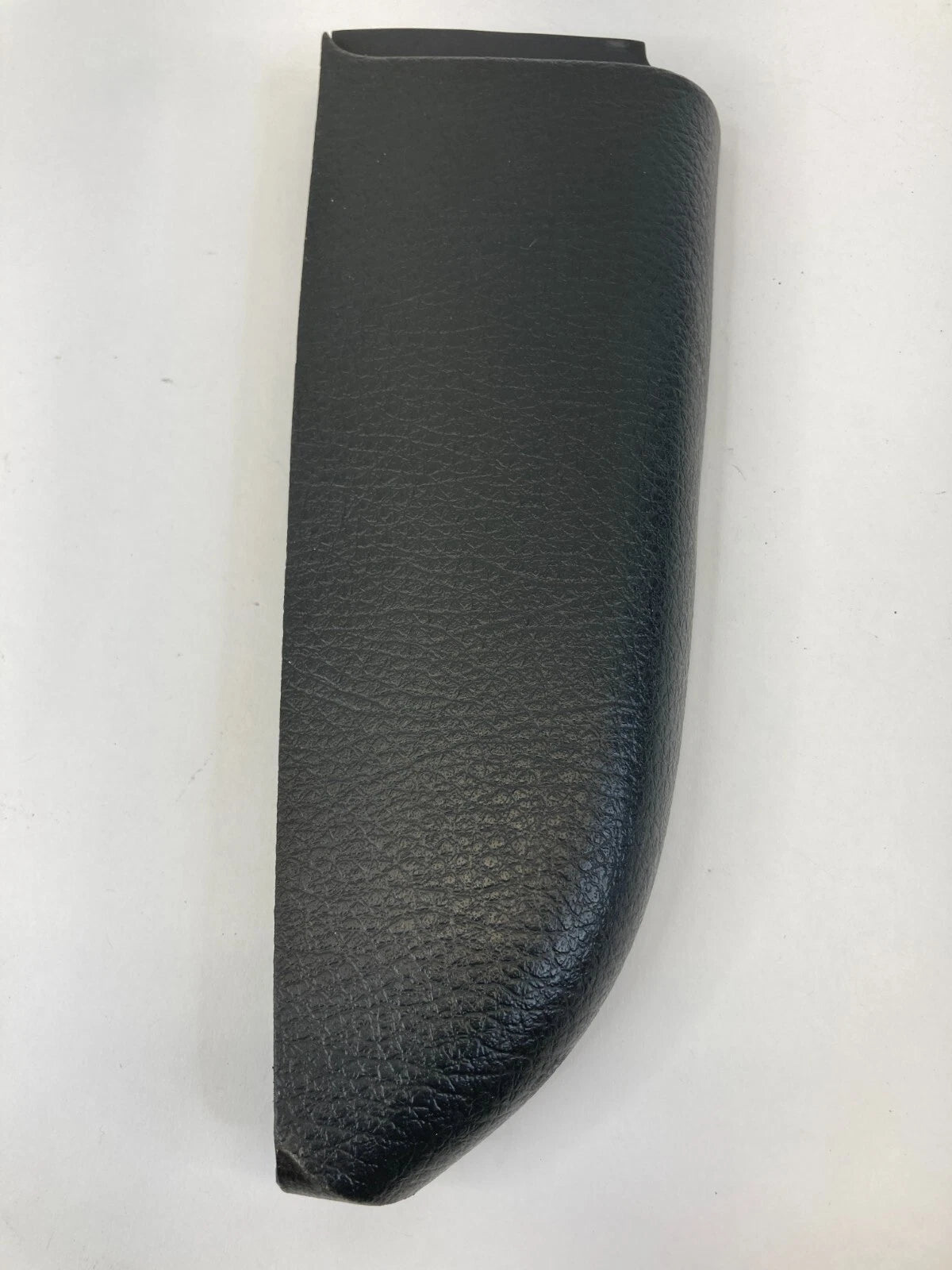 10 11 KIA SOUL REAR LEFT SIDE DOOR ARMREST TRIM COVER LEATHER 83710-2K000 OEM