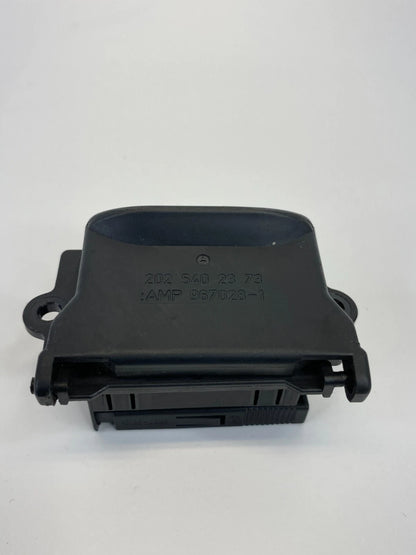 2003-2006 MERCEDES-BENZ E500 DIAGNOSTIC PLUG PORT UNDER COVER 202-540-23-73