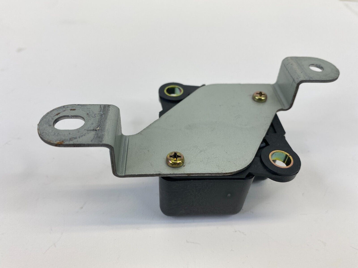 2002-2004 Nissan Pathfinder Vehicle Yaw ABS Stability Control Sensor 47930-4W201