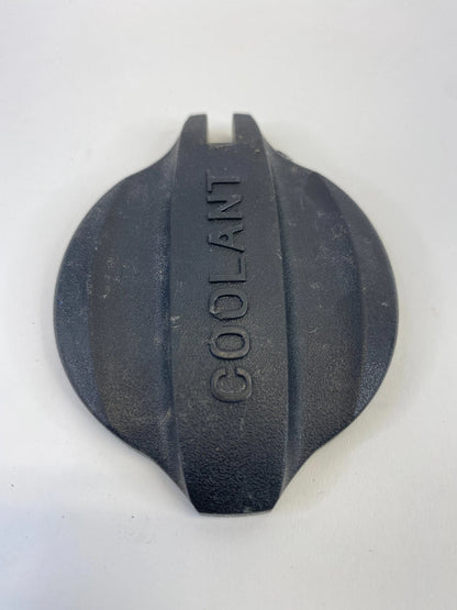 13-18 HYUNDAI SANTA FE SPORT RADIATOR ENGINE COOLANT RESERVOIR TANK CAP COVER