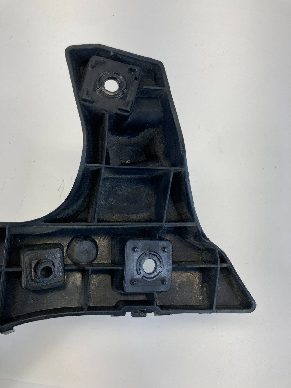 2013-2019 Ford Fusion Front Right Side Bumper Bracket Mount OEM