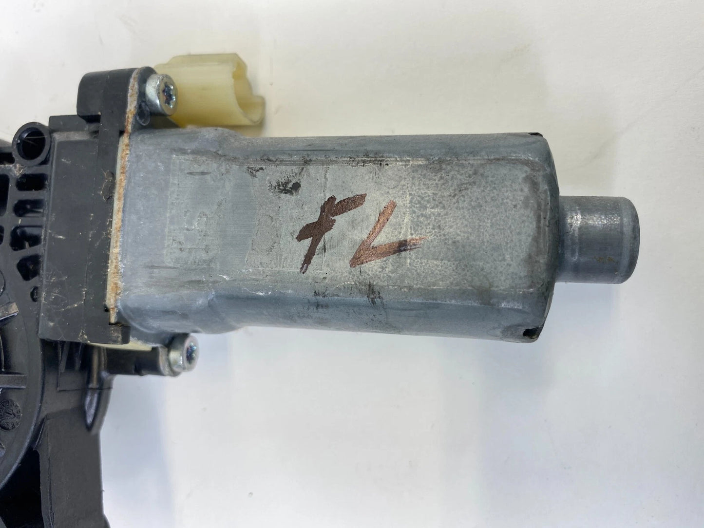 2009 2010 2011 KIA BORREGO FRONT LEFT SIDE DOOR POWER WINDOW MOTOR OEM