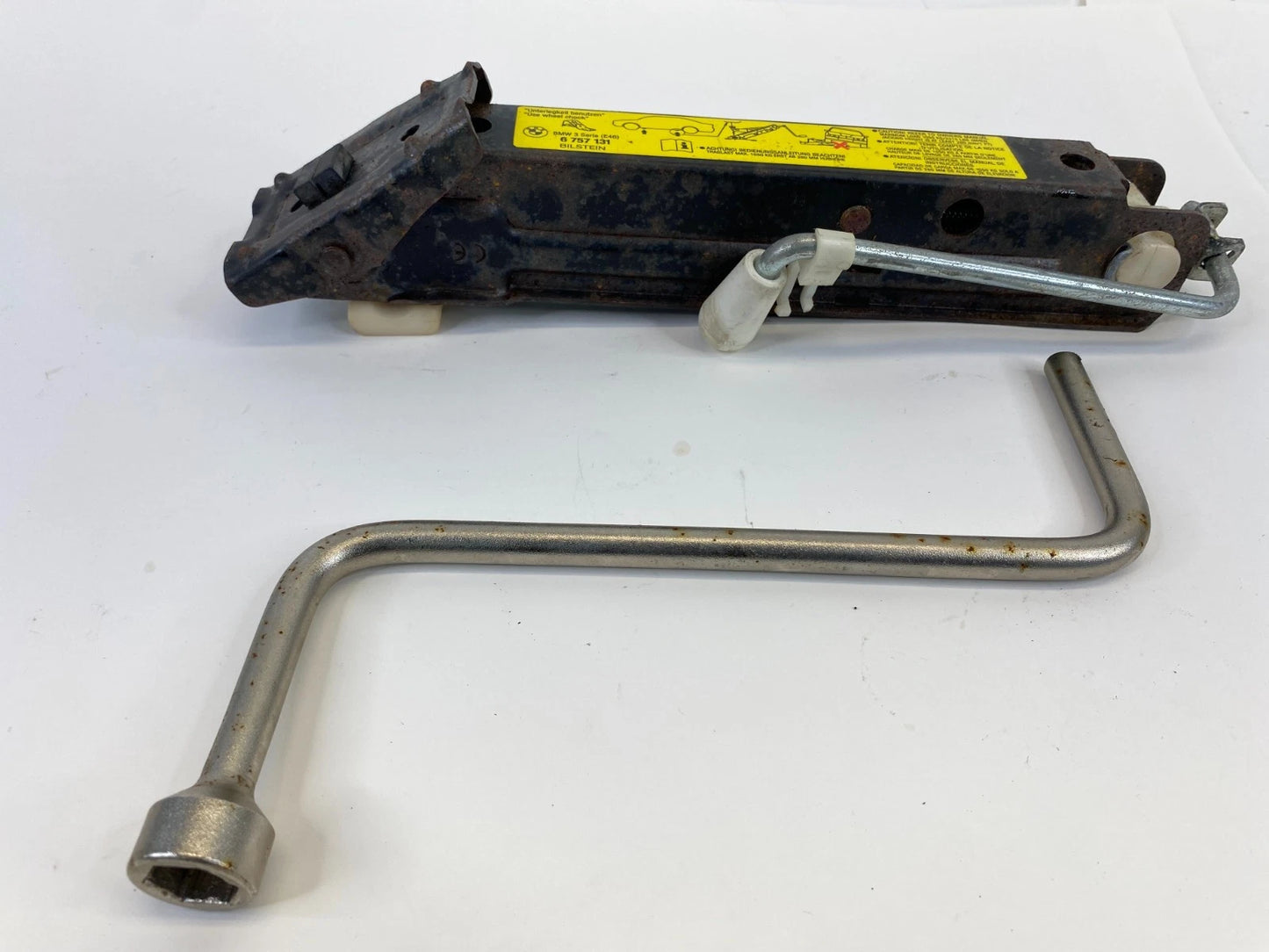 01 02 03 04 05 06 BMW 325i EMERGENCY SPARE TIRE JACK TOOL KIT LUG NUT WRENCH OEM