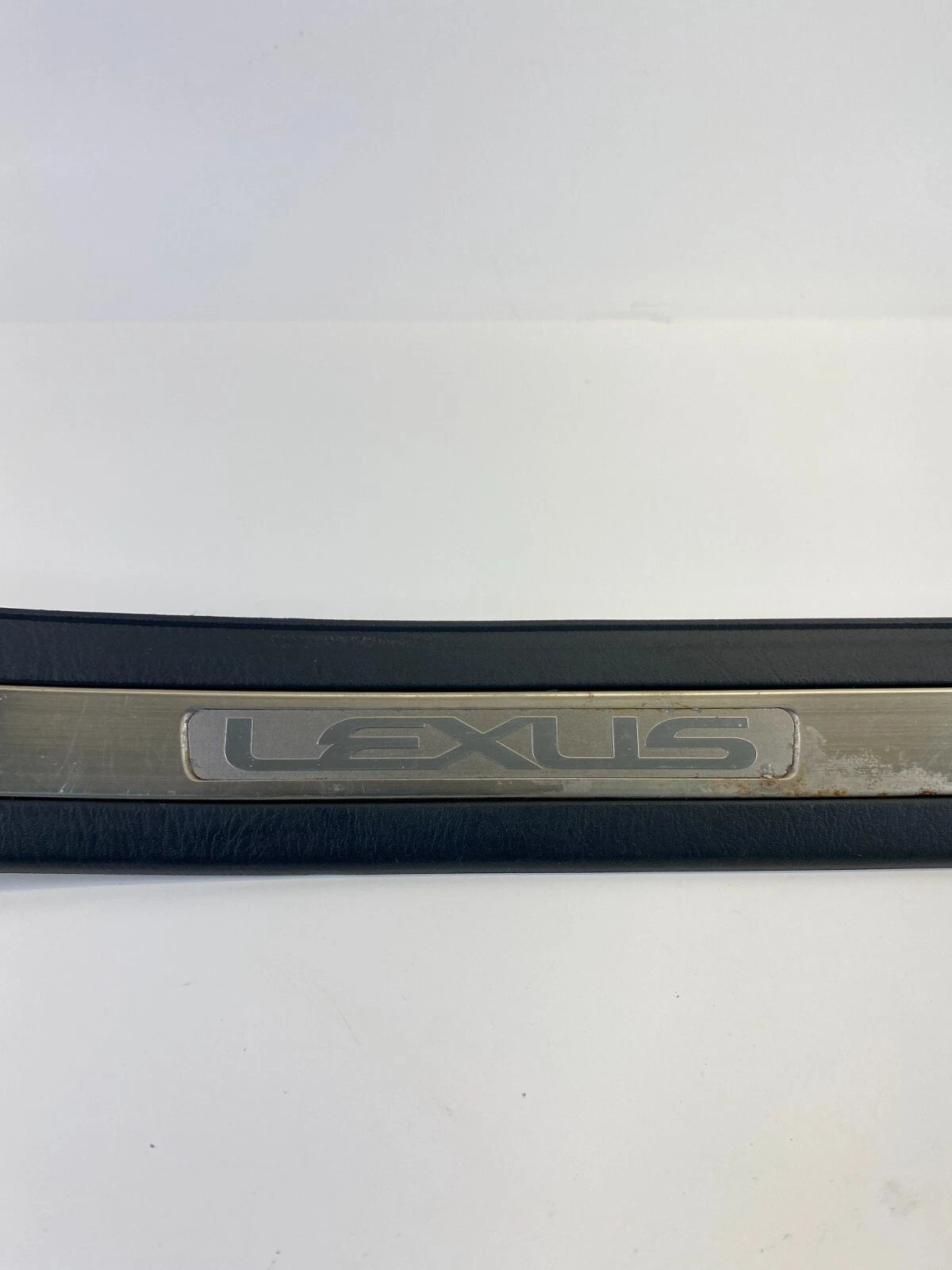 98-05 LEXUS GS300 REAR RIGHT SIDE DOOR SILL SCUFF STRIP PLATE 67915-30090 OEM