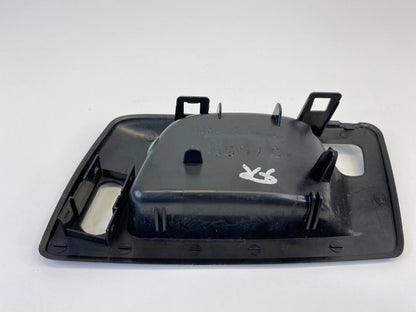 04-06 CADILLAC SRX 03-07 CTS FRONT RIGHT INNER DOOR HANDLE BEZEL TRIM 25752962