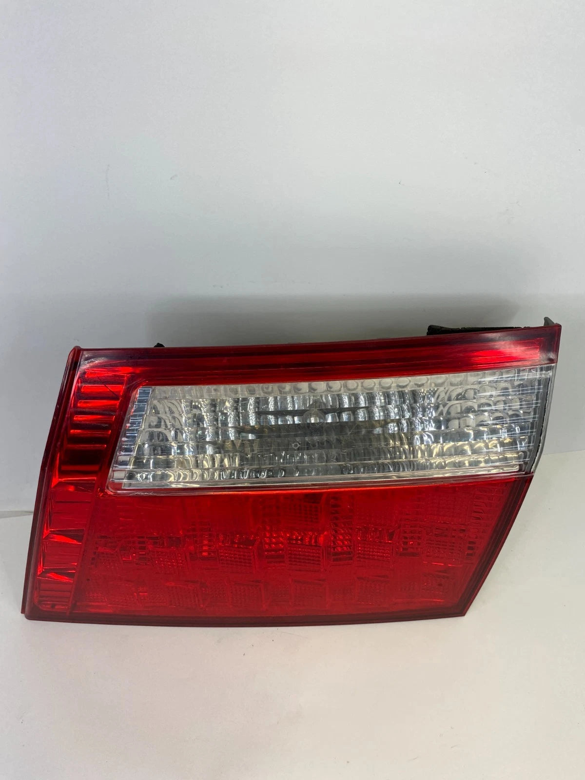2005-2007 Honda Odyssey Rear Right Inner Trunk Lid Liftgate Tail Light Taillight