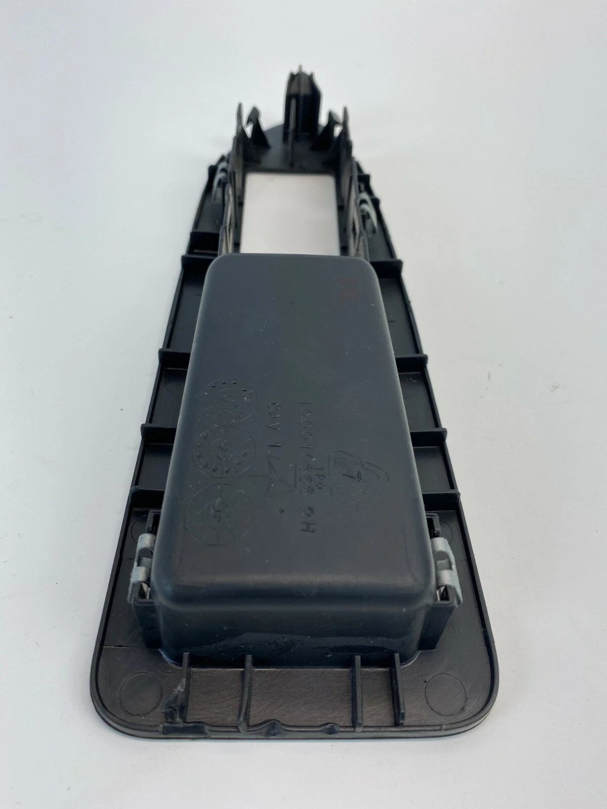 2006-2010 DODGE CHARGER FRONT RH WINDOW SWITCH COVER BEZEL PANEL OEM 100010656