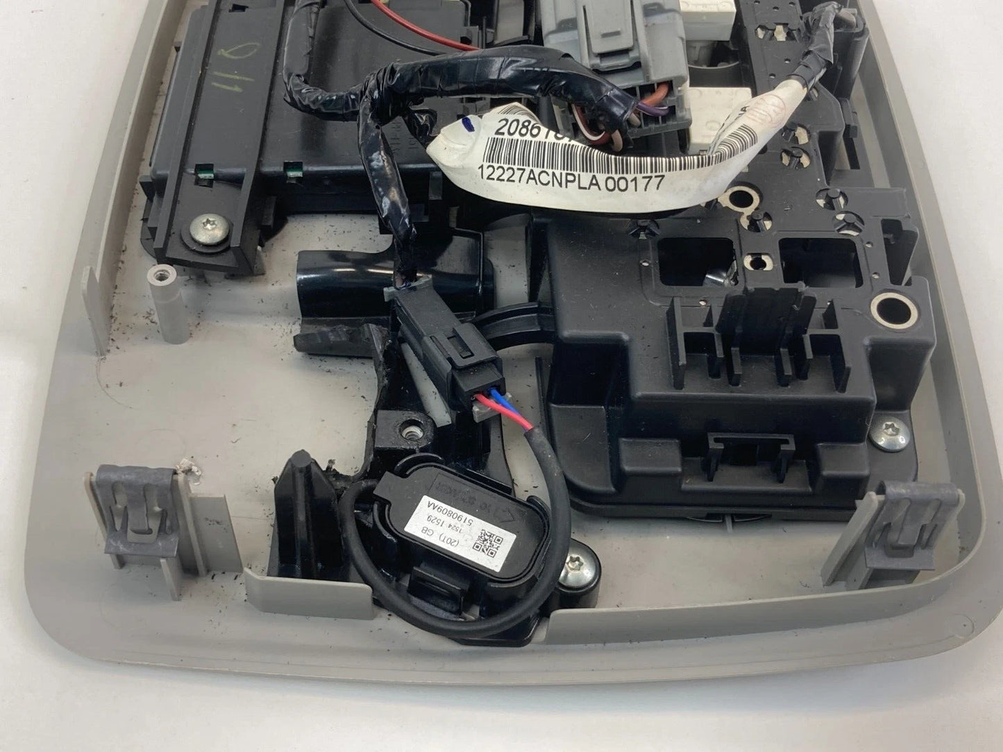2009-2012 CHEVROLET TRAVERSE OVERHEAD ROOF CONSOLE DOME LAMP READING LIGHT OEM