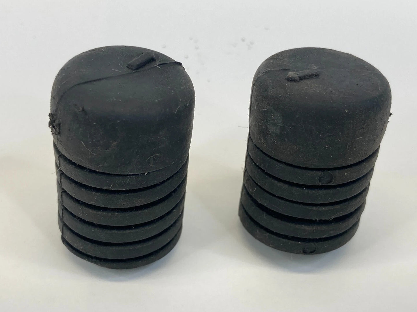 2010-2016 KIA FORTE 2010-2019 SOUL FRONT HOOD BUMPER RUBBER ADJUSTMENT PAIR SET