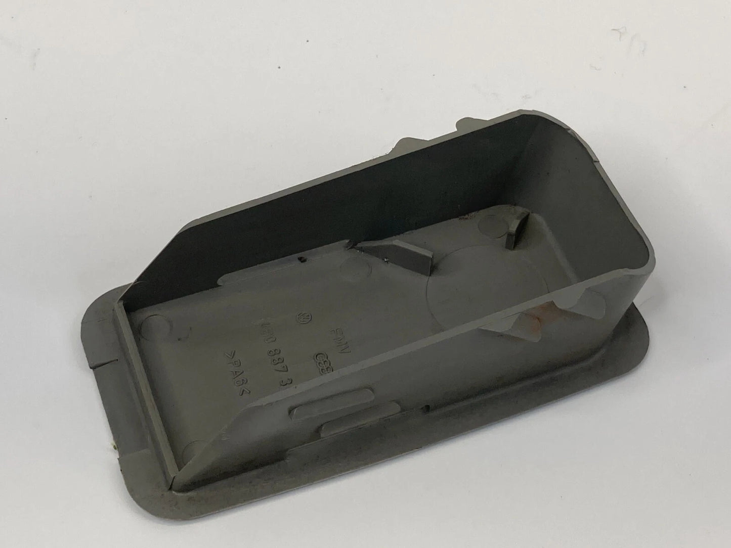 05-11 AUDI A6 QUATTRO REAR CHILD SEAT ANCHOR HOOK COVER TRIM CAP 4B0-887-301 OEM