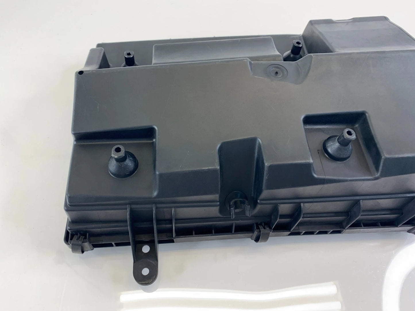 2007 2008 2009 2010 BMW X5 3.0L L6 AT AIR CLEANER FILTER BOX LOWER COVER HOUSING