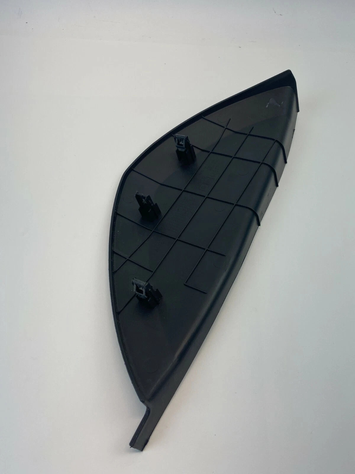 2008 2009 2010 SATURN VUE LEFT SIDE DASH INSTRUMENT PANEL SIDE END COVER TRIM