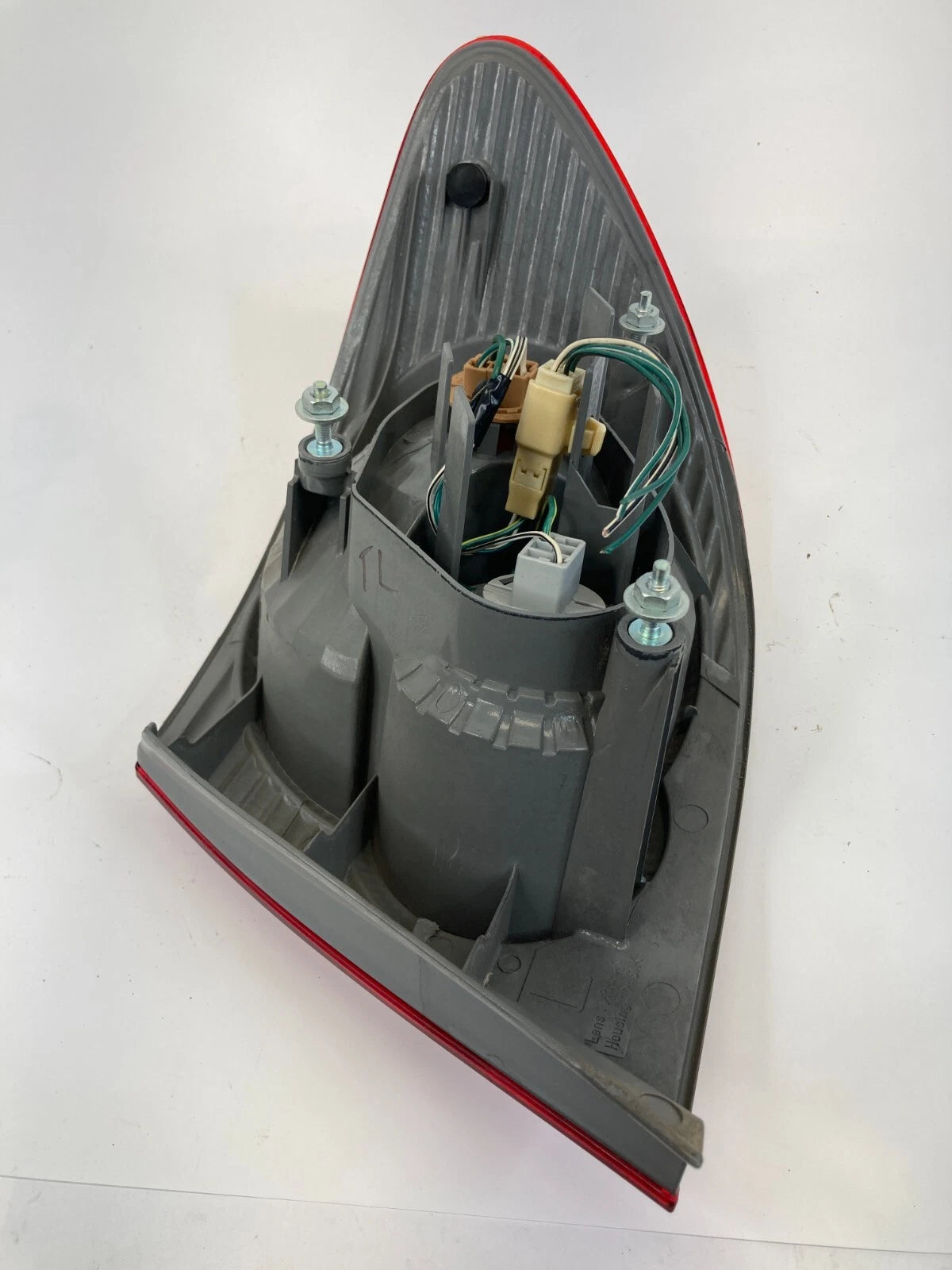 05-08 TOYOTA COROLLA SEDAN REAR LEFT SIDE TAIL LIGHT TAILLIGHT OUTER LAMP OEM