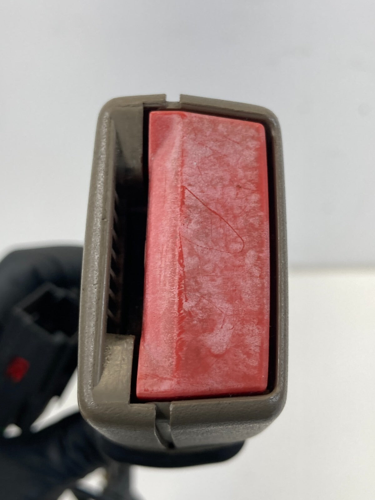 2003 2004 Jaguar S-type Front Right Side Seat Belt Buckle Pretensioner 33026186