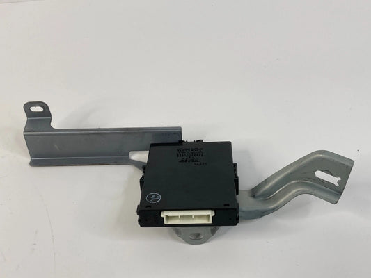 2005-2007 TOYOTA SOLARA NETWORK GATEWAY CONTROL UNIT MODULE OEM 89111-33030