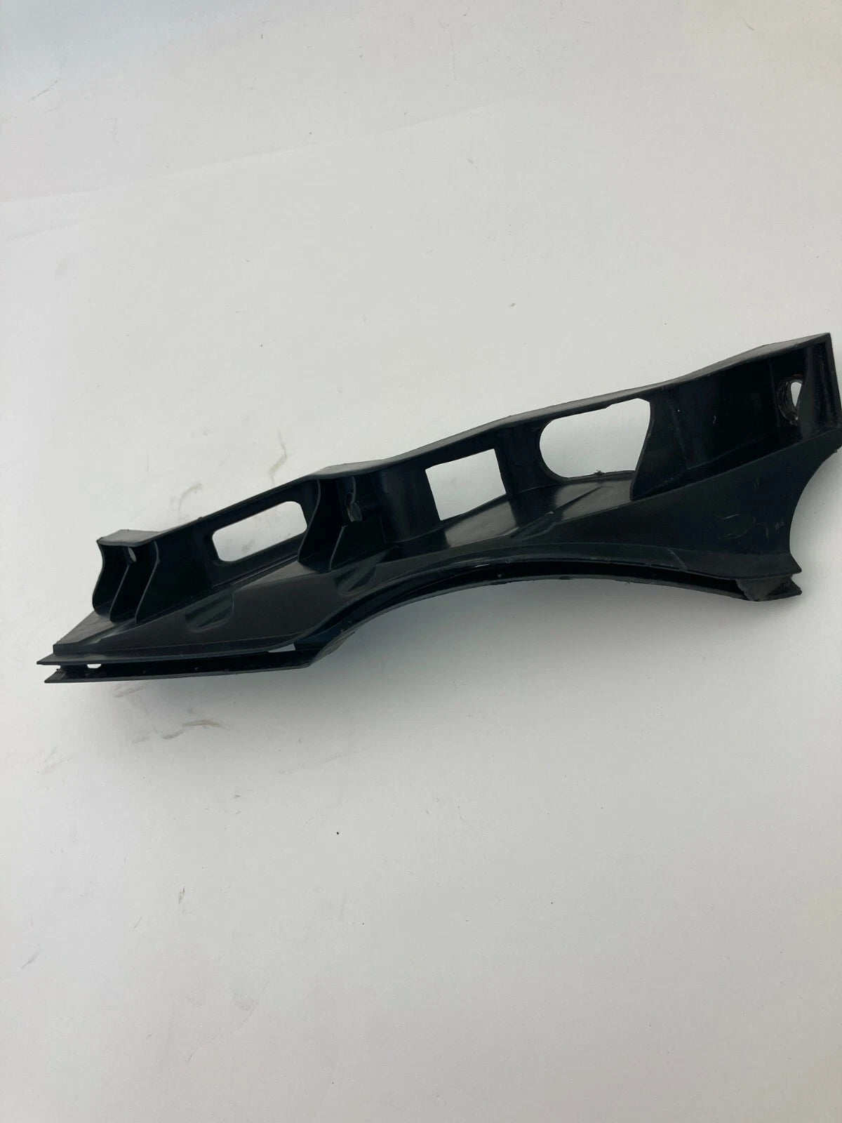 2006-2010 VOLKSWAGEN PASSAT FRONT RIGHT SIDE BRACKET BUMPER MOUNT 3C0-807-890