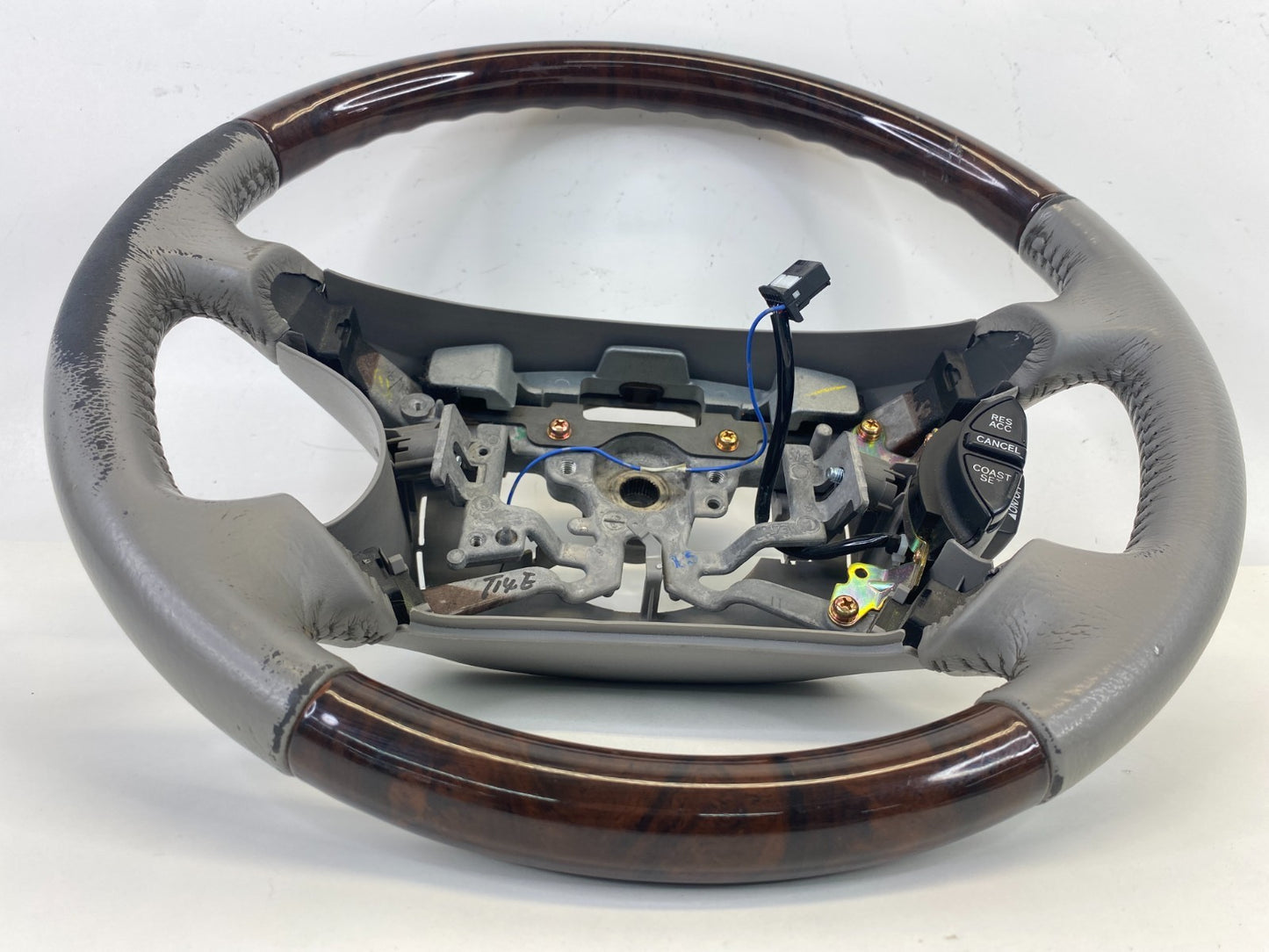 2003 2004 Toyota Avalon Driver Side Steering Wheel w/ Cruise Control OEM