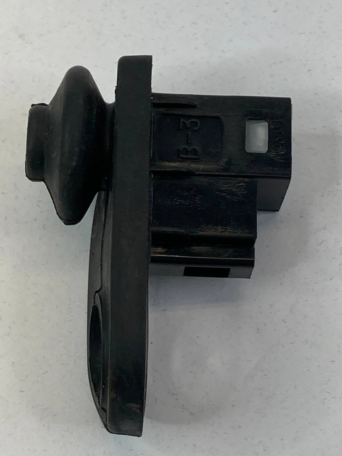2004-2009 KIA SPECTRA 06-09 SPECTRA5 FRONT RIGHT DOOR JAMB AJAR BUTTON SWITCH