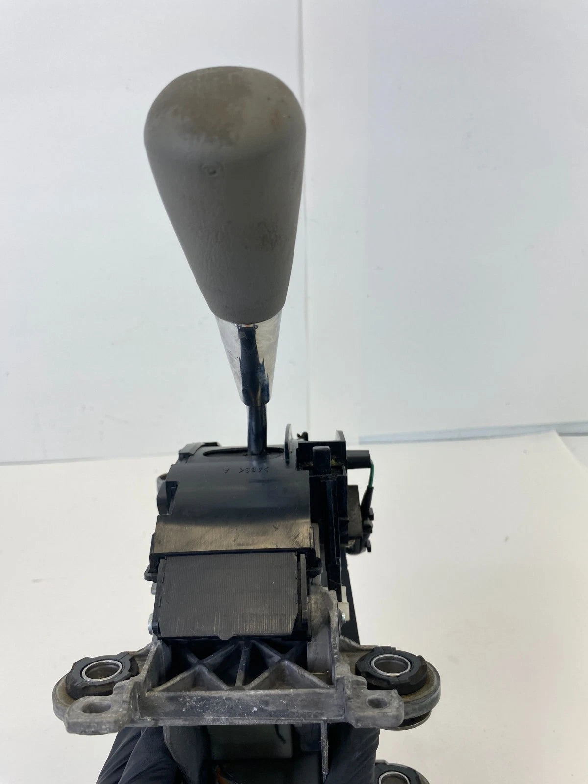 2004-2010 TOYOTA SIENNA AUTOMATIC GEAR SELECTOR SHIFT SHIFTER LEVER HANDLE OEM