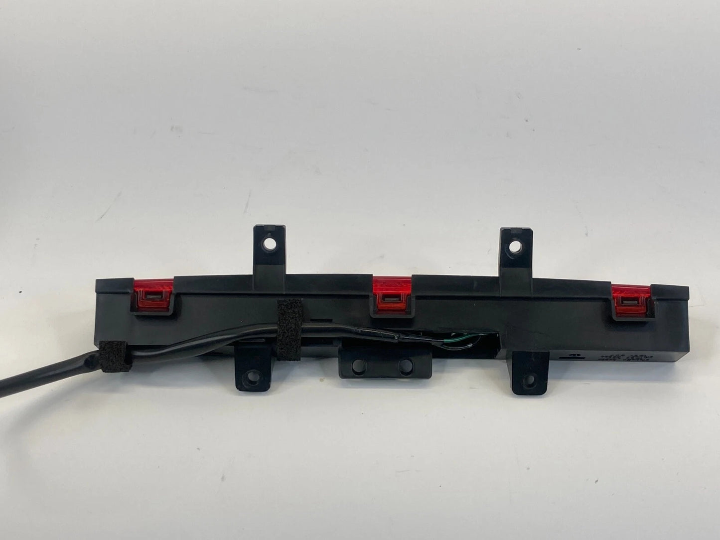 07 08 INFINITI G35 SEDAN 3RD THIRD BRAKE LIGHT HIGH MOUNT STOP LAMP E13021359