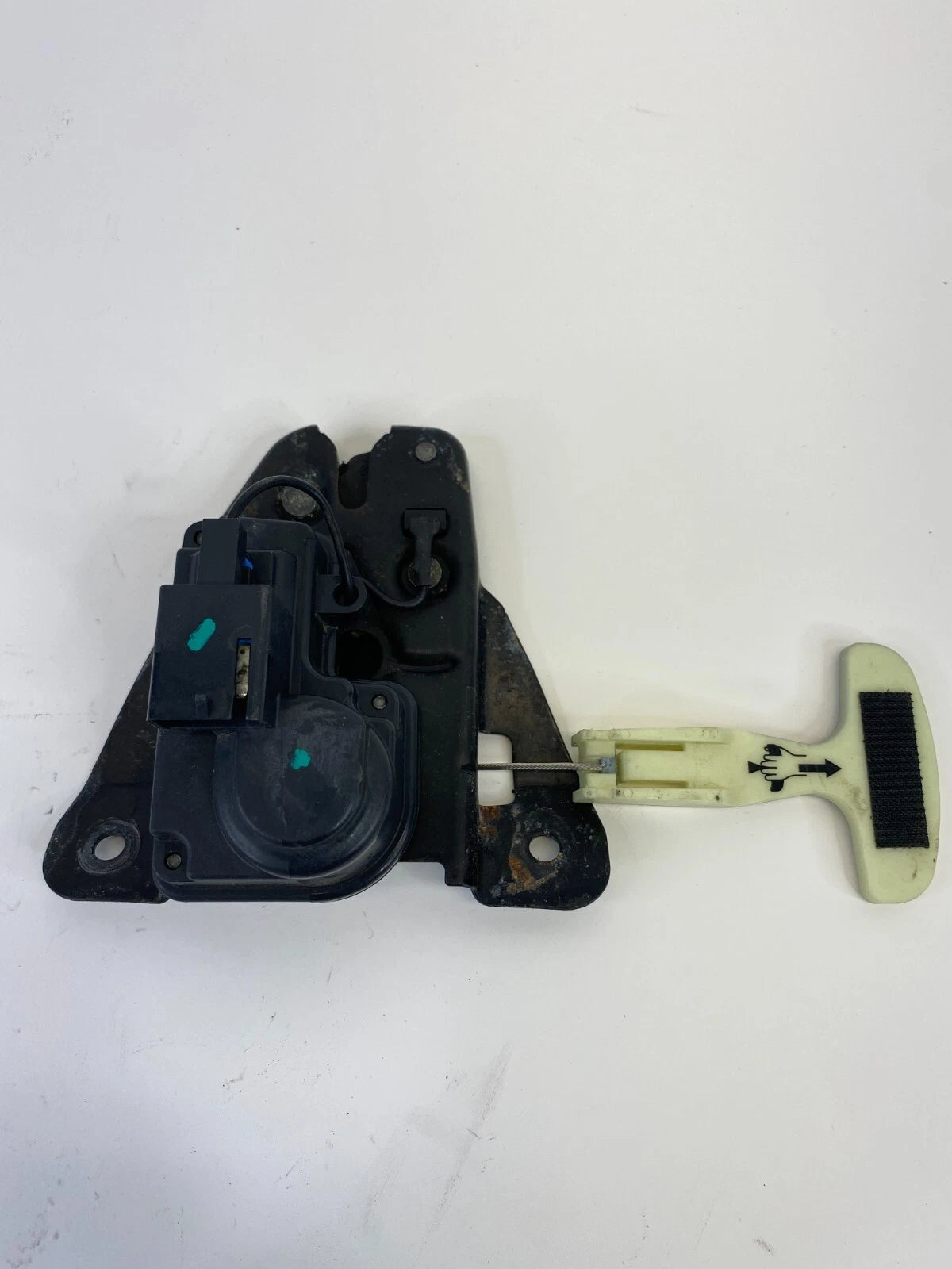 2008-2012 DODGE AVENGER TRUNK DECK LID LATCH LOCK ACTUATOR RELEASE HANDLE OEM