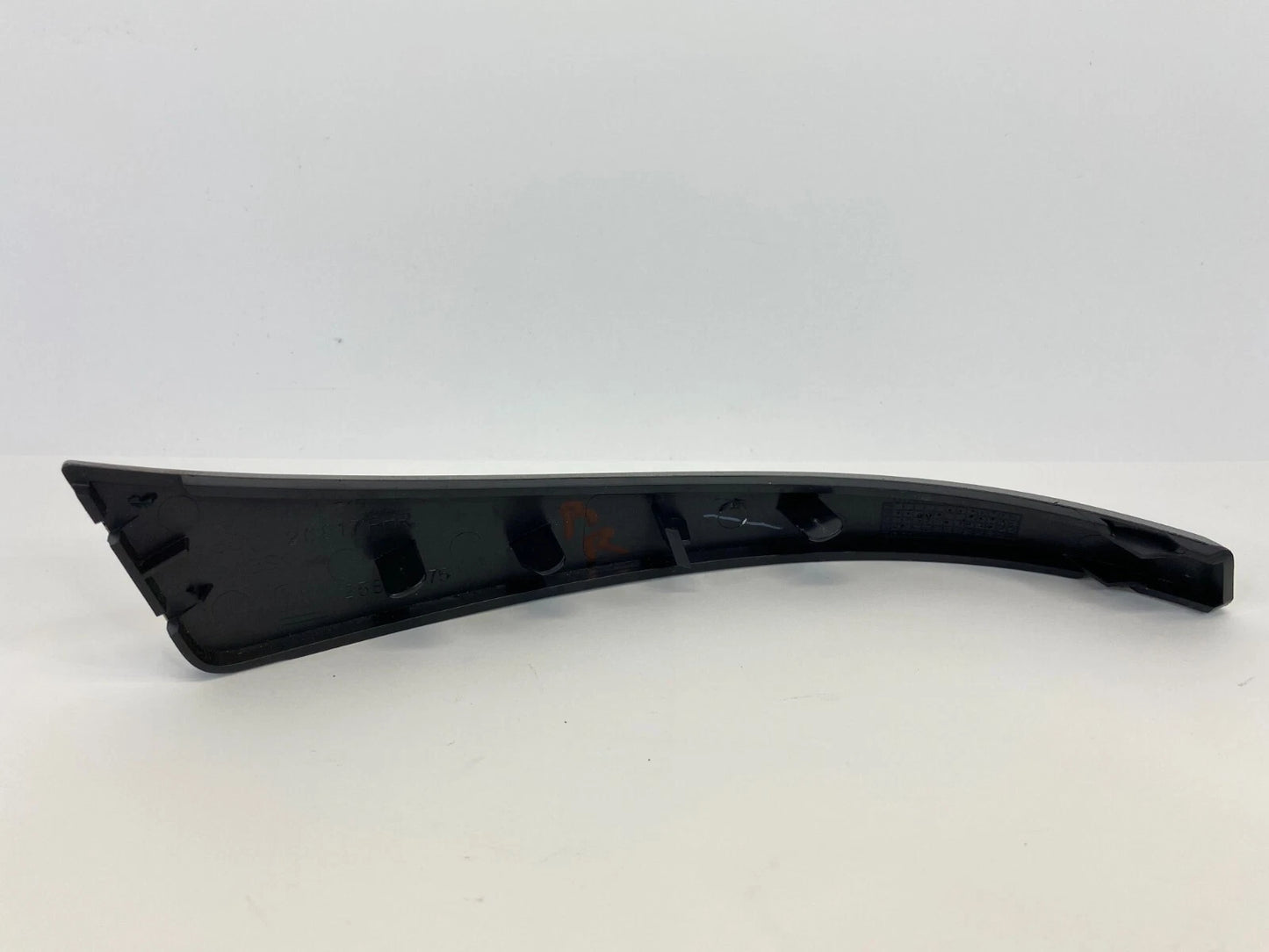 10-12 GMC ACADIA REAR RIGHT SIDE INTERIOR DOOR PULL HANDLE TRIM BEZEL 25801075